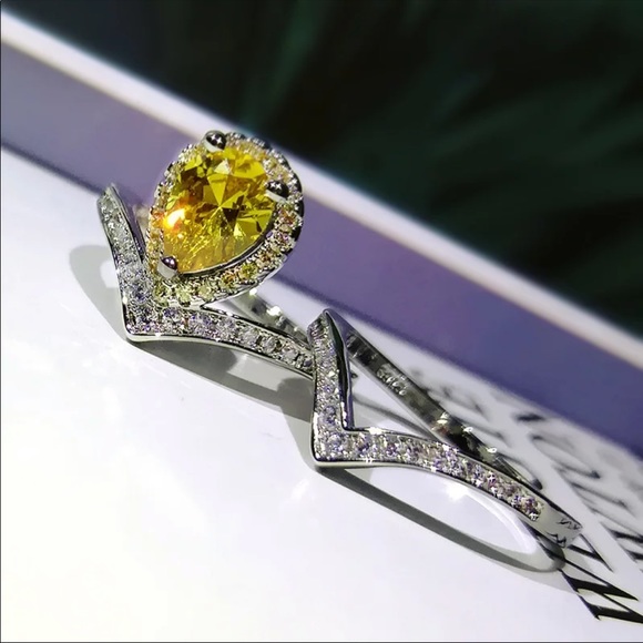 Ring 💍 Dazzling Yellow Zirconia 2pc Set - Picture 3 of 8